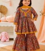 Girls red paisley kurta set