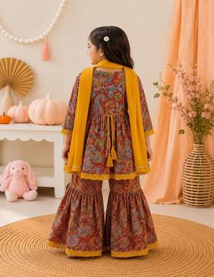 Girls red paisley kurta set 3