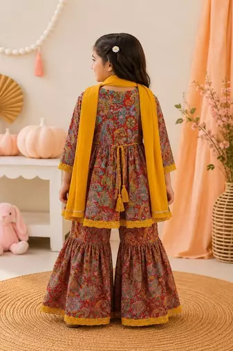 Girls red paisley kurta set