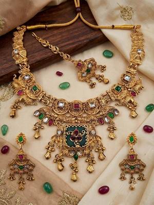 Women gold-toned & green temple antique jewellery set with maang tikka 1