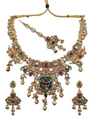 Women gold-toned & green temple antique jewellery set with maang tikka 4