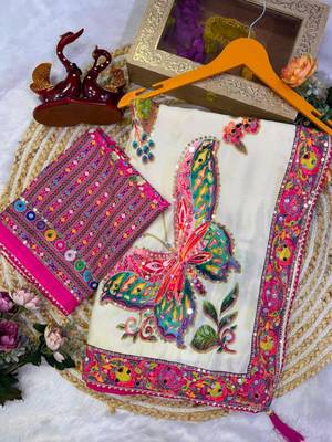 Cream silk blend floral print printed saree 4