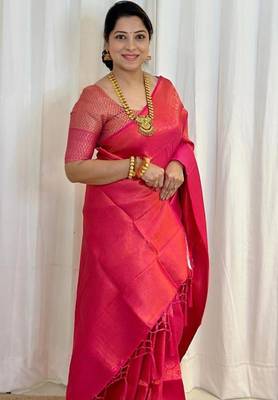 Hot pink silk blend zari woven woven saree 3