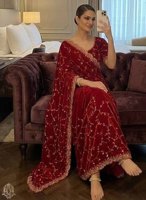 Elegant red embroidered saree 2