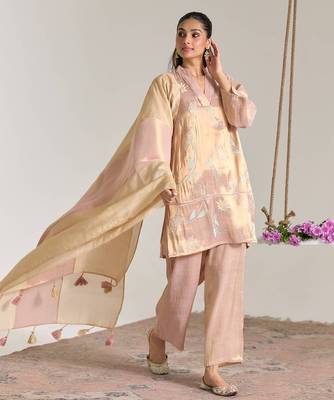 Blush beige chanderi stripe tissue dupatta 2