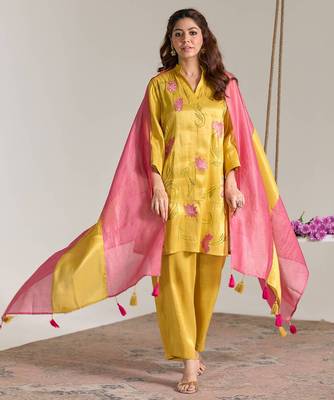 Fuchsia pink yellow chanderi stripe tissue dupatta 1