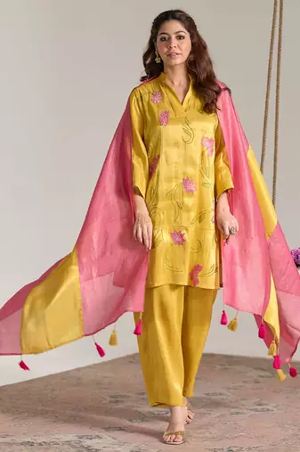 Fuchsia pink yellow chanderi stripe tissue dupatta