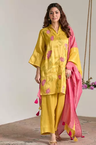 Fuchsia pink yellow chanderi stripe tissue dupatta