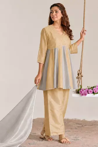 Silver kota tissue dupatta