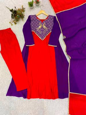 Multicolor chanderi embroidered kurta set 4