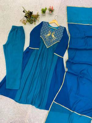 Blue chanderi embroidered kurta set 4