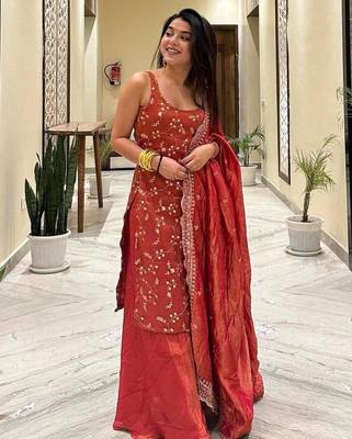 Red silk blend embroidered palazzo set 1