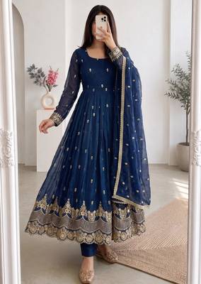Royal-blue silk blend embroidered flared gown set 3