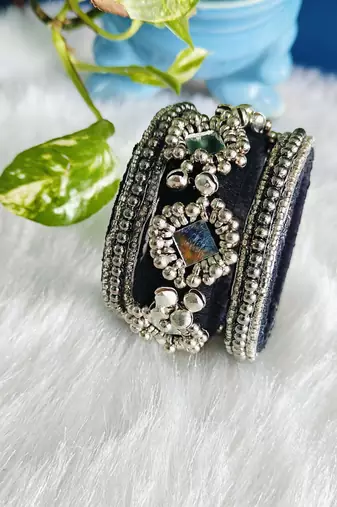  handcrafted black & silver mirror ghungroo statement bangle (set of 6)