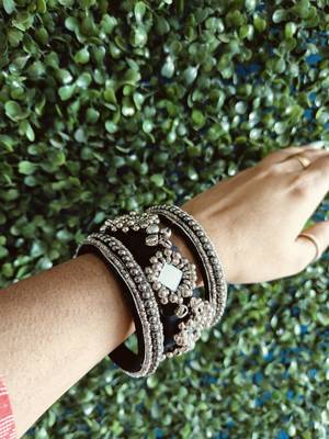  handcrafted black & silver mirror ghungroo statement bangle (set of 6) 3