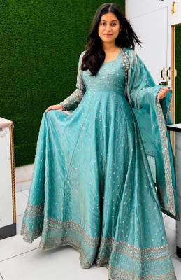 Blue silk blend embroidered flared gown set 2