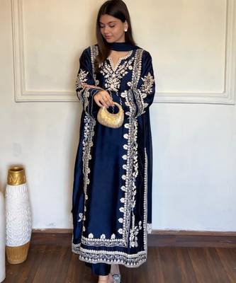 Navy-blue silk blend embroidered kurta set 1