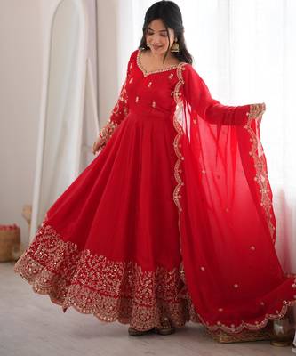 Red silk blend embroidered flared gown set 2