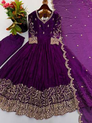 Purple silk blend embroidered flared gown set 4