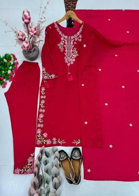 Red silk blend embroidered kurta set 3