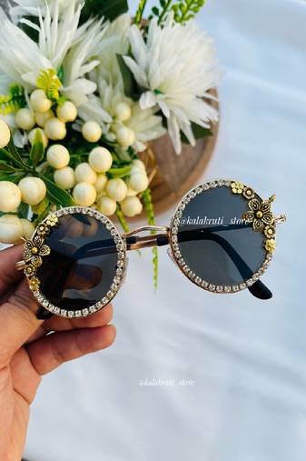 Rajkumari glares  - navratri