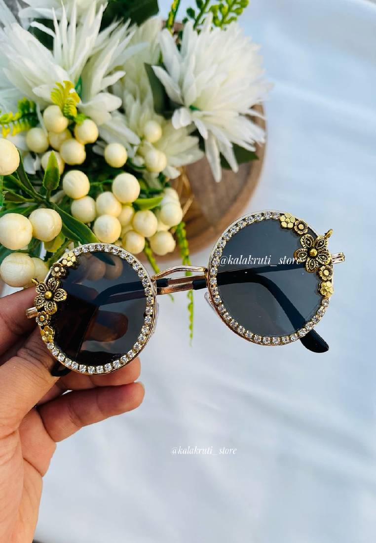 Rajkumari glares  - navratri