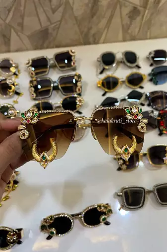 Mehfil shades