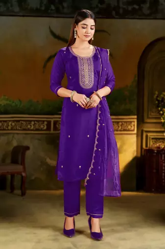 PURPLE EMBRODEIRY WORK WITH SILK BLEND FABRIC KURTI PANT DUPATTA SET