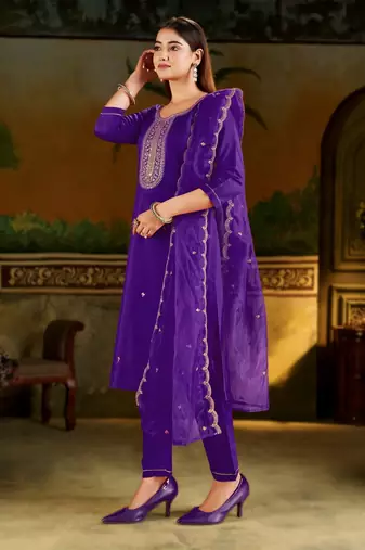PURPLE EMBRODEIRY WORK WITH SILK BLEND FABRIC KURTI PANT DUPATTA SET