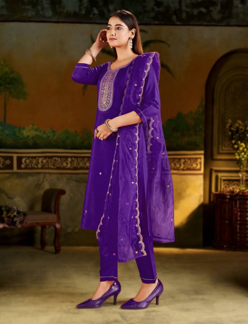 PURPLE EMBRODEIRY WORK WITH SILK BLEND FABRIC KURTI PANT DUPATTA SET