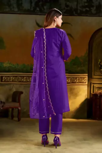 PURPLE EMBRODEIRY WORK WITH SILK BLEND FABRIC KURTI PANT DUPATTA SET