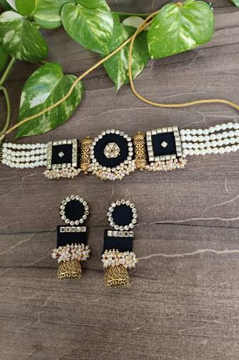  handcrafted black and gold kundan pearl choker necklace set
