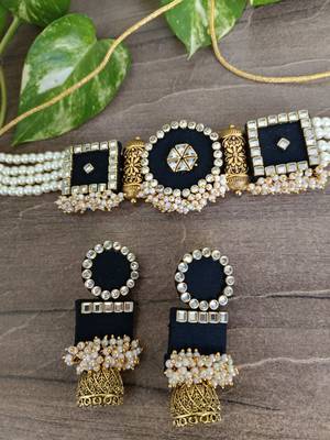  handcrafted black and gold kundan pearl choker necklace set 2