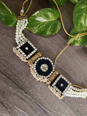  handcrafted black and gold kundan pearl choker necklace set 3