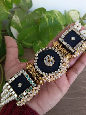 handcrafted black and gold kundan pearl choker necklace set 4