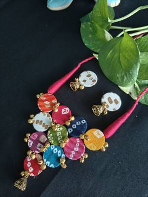  handcrafted multicolour bandhani fabric jhumka necklace set 3