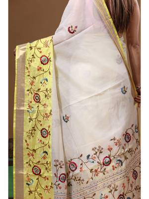 Off-white mal chanderi with kantha work saree with blouse piece 4