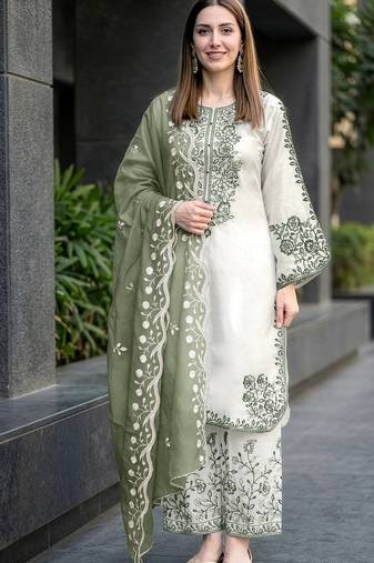 Light Green Color Embroidery And Thread Work Silk Blend Salwar Suit