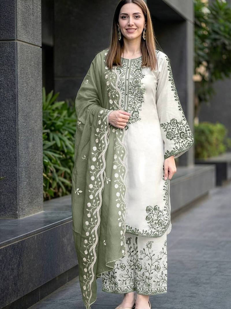 Light Green Color Embroidery And Thread Work Silk Blend Salwar Suit
