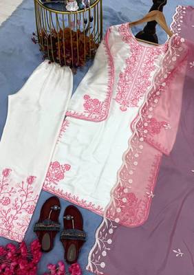 Light Pink Color Embroidery And Thread Work Silk Blend Salwar Suit 4