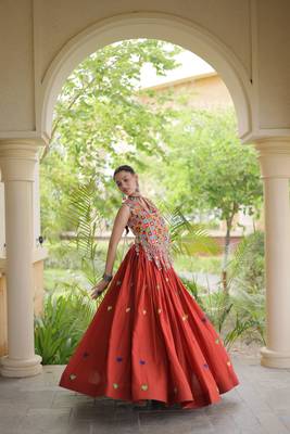 Kora Cotton Navratri Lehenga Choli with Heart Thread Embroidery, Gamthi Mirror Work & Latkan 5