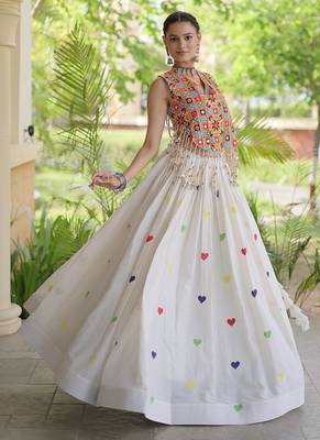 Kora Cotton Navratri Lehenga Choli with Thread Embroidery Gamthi Mirror Work & Latkan - free size 3