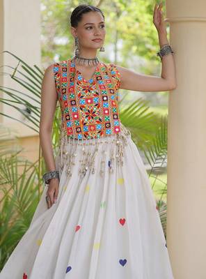 Kora Cotton Navratri Lehenga Choli with Thread Embroidery Gamthi Mirror Work & Latkan - free size 4