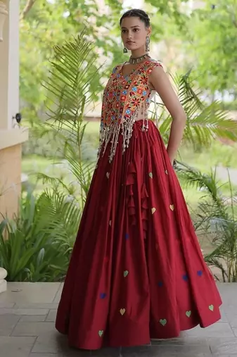 Kora Cotton Navratri Lehenga Choli with Heart Thread Embroidery, Gamthi Mirror Work & Latkan