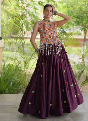 Kora Cotton Navratri Lehenga Choli with Thread Embroidery Gamthi Mirror Work & Latkan - free size 5