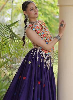 Kora Cotton Navratri Lehenga Choli with Thread Embroidery Gamthi Mirror Work & Latkan - free size 4
