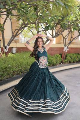rayon Work Lehenga Choli with Gamthi Mirror Work & Patti Lace Full Stitched Wedding Wear Lehenga Set - free size 5