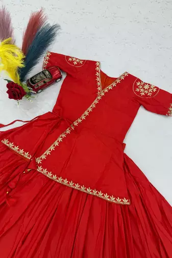 Red lampi bordar Silk Blend Navratri Lahenga & Top Set