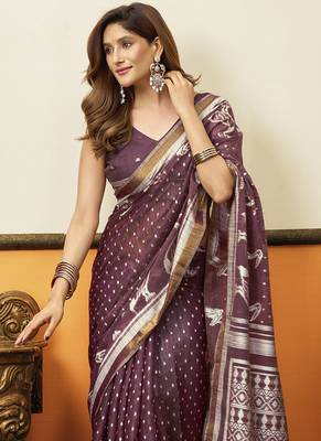 Wine cotton blend printed saree with contrast border 3