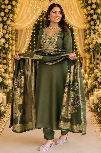 GREEN EMBRODEIRY WORK WITH COTTON BLEND PLUS SIZE KURTI PANT DUPATTA
